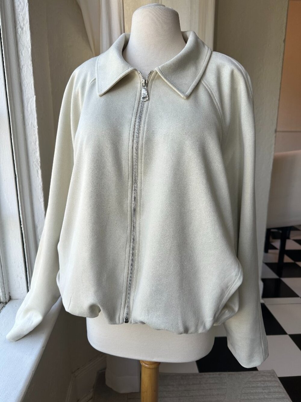 Steve Madden Women’s XL Bone Faux Suede Bomber Jacket NWT Soft Oversized Zip
